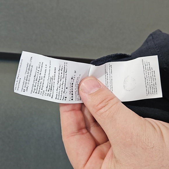 Hugo Boss Tshirt - Picture 9 of 9